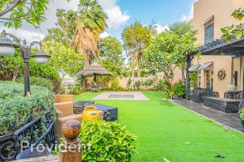 Villa in Meadows, Dubai 6 bedrooms, 877.1 sq.m. № 2625 - photo 19