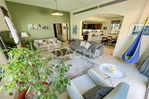 Villa à District 16, Jumeirah Village Circle, Dubai, 2 chambres, 250.1 m², № 6866 - photo 4
