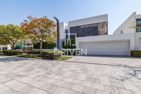 Villa in District One, Mohammed Bin Rashid City, Dubai 5 bedrooms, 961.45 sq.m. № 136152 - photo 6
