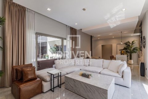 Villa in District One, Mohammed Bin Rashid City, Dubai 5 bedrooms, 961.45 sq.m. № 136152 - photo 4