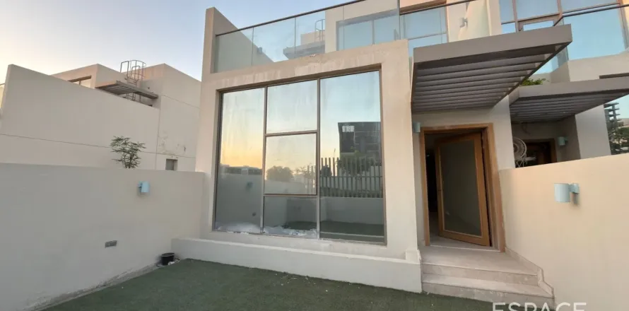 Villa à Al Furjan, Dubai, 4 chambres, 179 m², № 71195