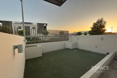 Villa à Al Furjan, Dubai, 4 chambres, 179 m², № 71195 - photo 2