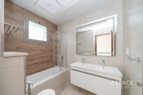 Villa in Al Furjan, Dubai 4 bedrooms, 152 sq.m. № 71194 - photo 12