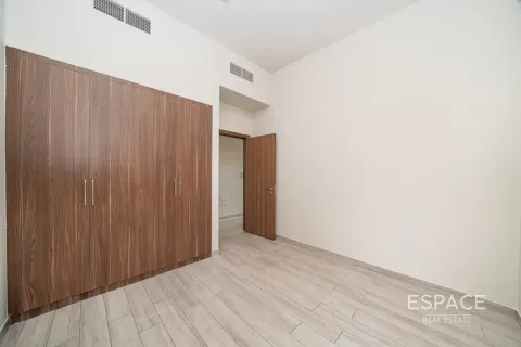 Villa in Al Furjan, Dubai 4 bedrooms, 152 sq.m. № 71194 - photo 15