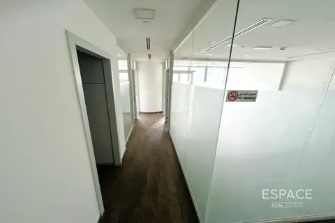 Снять в аренду офис в Джумейра Лейк Тауэрс, Дубай: 89м², № 71192 - фото 15