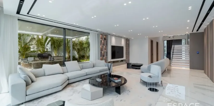Вилла в Пальме Джумейре, Дубай, 5 спален, 492м², № 71179