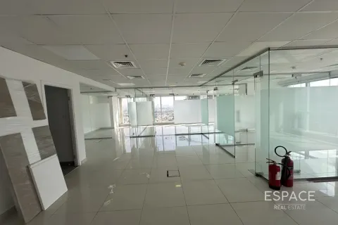 Снять в аренду офис в Джумейра Лейк Тауэрс, Дубай: 126м², № 71193 - фото 6