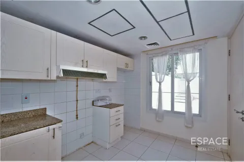 Villa in Springs 11, The Springs, Dubai 2 bedrooms, 167 sq.m. № 61845 - photo 5