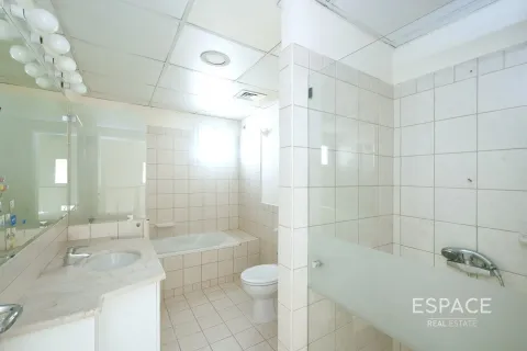 Villa in Meadows, Dubai 4 bedrooms, 337 sq.m. № 61844 - photo 6