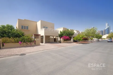 Villa in Meadows, Dubai 4 bedrooms, 337 sq.m. № 61844 - photo 10