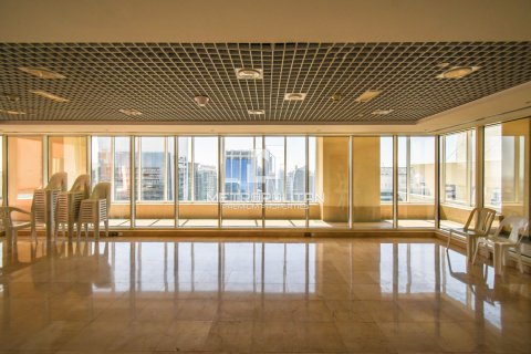 Apartment in Jumeirah Lake Towers, Dubai 2 bedrooms, 183 sq.m. № 14996 - photo 13