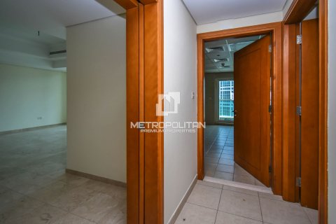 Apartment in Jumeirah Lake Towers, Dubai 2 bedrooms, 183 sq.m. № 14996 - photo 25