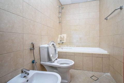 Apartment in Jumeirah Lake Towers, Dubai 2 bedrooms, 183 sq.m. № 14996 - photo 22