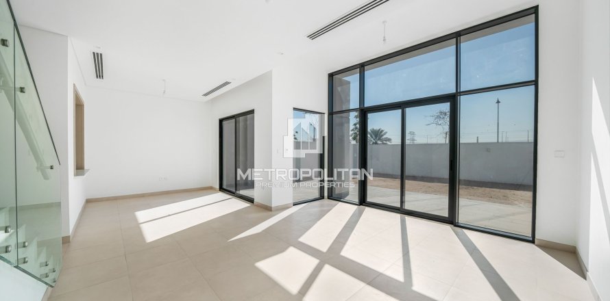 Adosado en Al Furjan, Dubai, 3 dormitorios, 241 m², № 14997