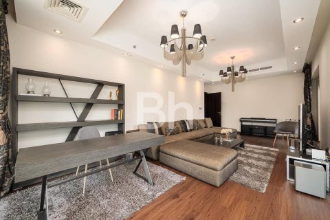 Apartment in Dubai Marina, Dubai 3 bedrooms, 361 sq.m. № 56937 - photo 19