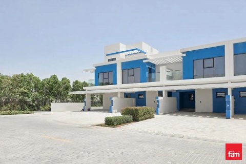 Купить виллу в Дубае: 4 спальни, 155.4м², № 83685 - фото 10