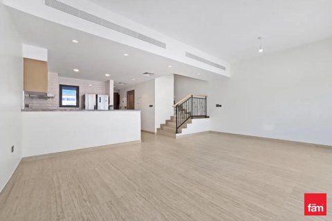 Купить виллу в Дубае: 4 спальни, 155.4м², № 83685 - фото 2