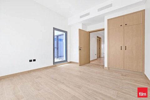 Купить виллу в Дубае: 4 спальни, 155.4м², № 83685 - фото 5