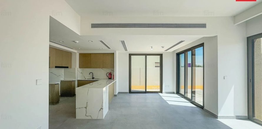 Villa en Dubai, 4 dormitorios, 241.5 m², № 89399