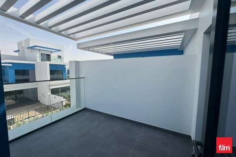 Вилла в Дубае, 4 спальни, 144м², № 89389