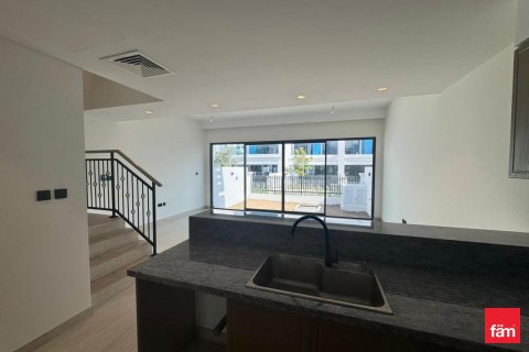 Снять в аренду виллу в Дубае: 4 спальни, 144м², № 89389 - фото 6