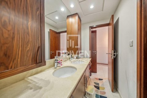Appartement à The Residences, Downtown Dubai (Downtown Burj Dubai), Dubai, 3 chambres, 221.02 m², № 129766 - photo 3