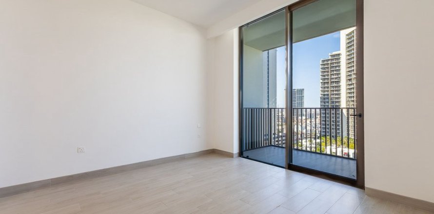 Квартира в Дубае, 1 спальня, 81.8м², № 97676