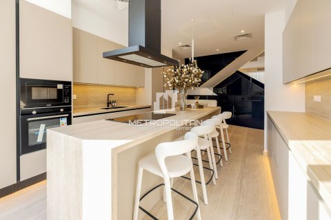 Снять в аренду таунхаус в Аль-Барари, Дубай: 4 спальни, 459м², № 73007 - фото 9