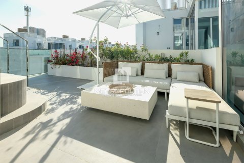 Снять в аренду таунхаус в Аль-Барари, Дубай: 4 спальни, 459м², № 73007 - фото 11