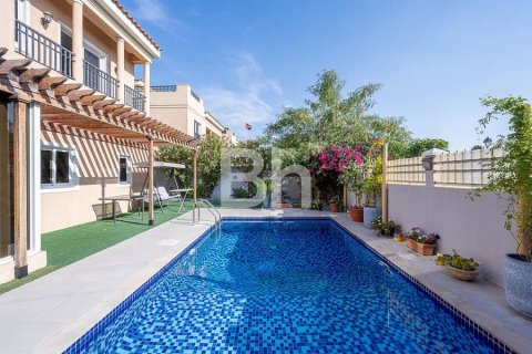 Villa in The Villa, Dubai 5 bedrooms, 362 sq.m. № 24969 - photo 17