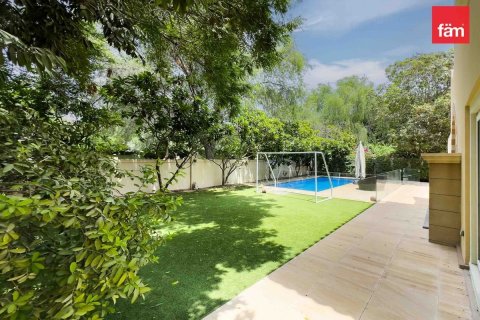 Villa en Dubai Sports City, Dubai, 4 dormitorios, 642.1 m², № 43083 - foto 28
