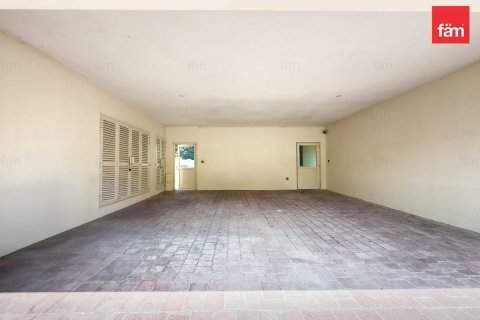 Villa en Dubai Sports City, Dubai, 4 dormitorios, 642.1 m², № 43083 - foto 27