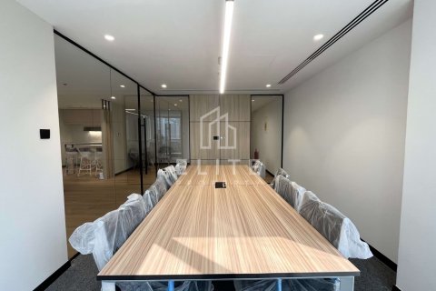 Office in Jumeirah Lake Towers, Dubai 102 sq.m. № 38858 - photo 3
