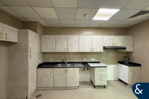 Apartment in Marina Crown, Dubai Marina, Dubai 3 bedrooms, 202 sq.m. № 76310 - photo 19