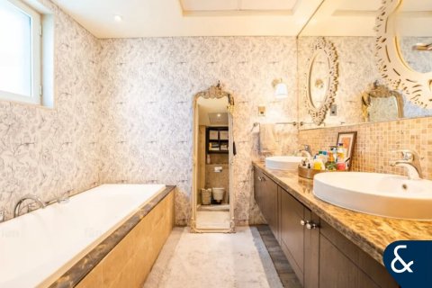 Villa in Regional, Jumeirah Park, Dubai 3 bedrooms, 680 sq.m. № 76323 - photo 9