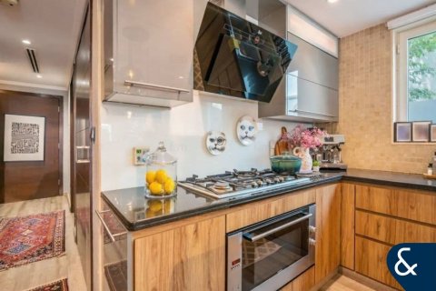 Villa in Regional, Jumeirah Park, Dubai 3 bedrooms, 680 sq.m. № 76323 - photo 11