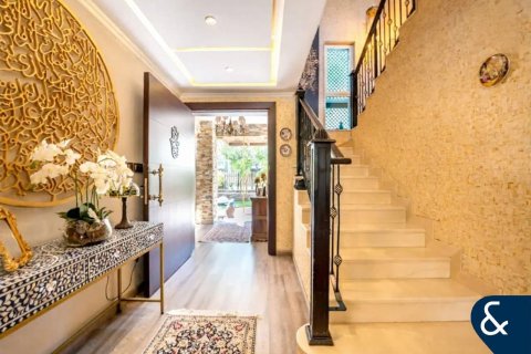 Villa in Regional, Jumeirah Park, Dubai 3 bedrooms, 680 sq.m. № 76323 - photo 2