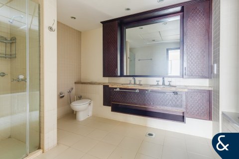 Apartment in Downtown Dubai (Downtown Burj Dubai), Dubai 3 bedrooms, 193 sq.m. № 76312 - photo 13