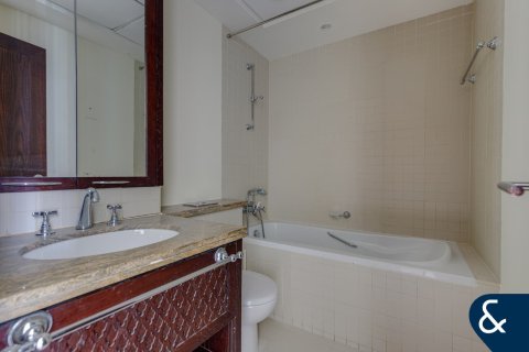 Apartment in Downtown Dubai (Downtown Burj Dubai), Dubai 3 bedrooms, 193 sq.m. № 76312 - photo 19