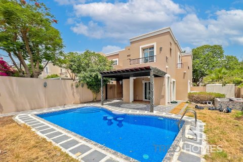 Villa in Arabian Ranches, Dubai 3 bedrooms, 253 sq.m. № 16843 - photo 1