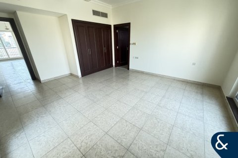 Villa in Victory Heights, Dubai Sports City, Dubai 5 bedrooms, 1269 sq.m. № 98922 - photo 12