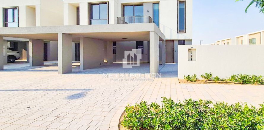 Villa en The Valley, Dubai, 4 dormitorios, 212 m², № 74162
