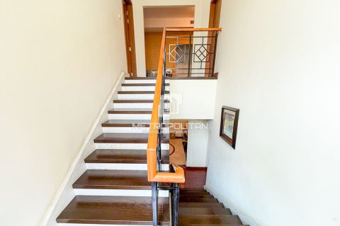 Купить виллу в Мудоне, Дубай: 5 спален, 530м², № 74171 - фото 10