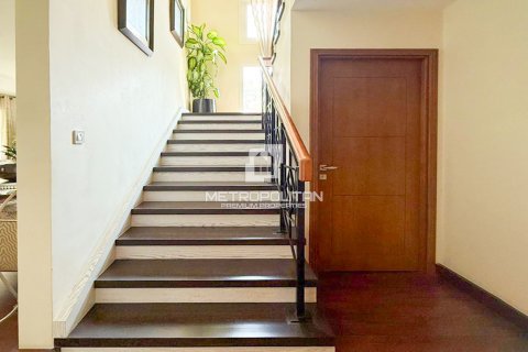 Купить виллу в Мудоне, Дубай: 5 спален, 530м², № 74171 - фото 11