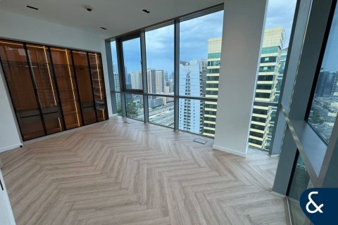 Apartment in Jumeirah Lake Towers, Dubai 4 bedrooms, 349 sq.m. № 76767 - photo 18