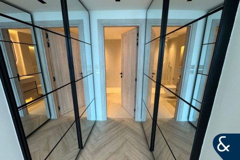 Apartment in Jumeirah Lake Towers, Dubai 4 bedrooms, 349 sq.m. № 76767 - photo 21