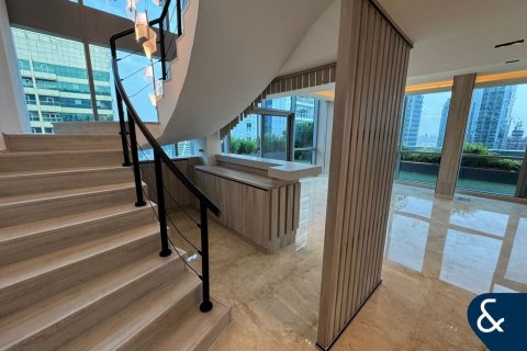 Apartment in Jumeirah Lake Towers, Dubai 4 bedrooms, 349 sq.m. № 76767 - photo 7