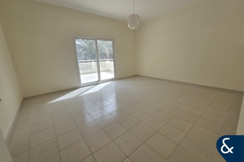 Villa en Meadows, Dubai, 4 dormitorios, 539 m², № 76764 - foto 9