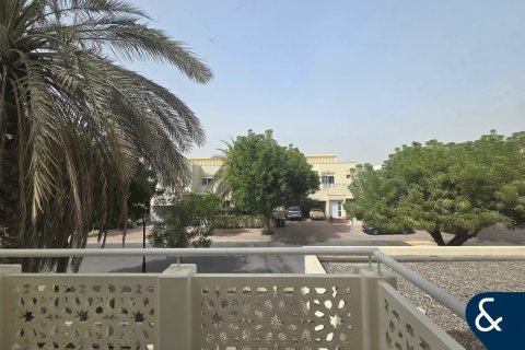 Villa en Meadows, Dubai, 4 dormitorios, 539 m², № 76764 - foto 15