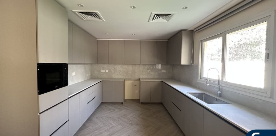 Villa en Meadows, Dubai, 4 dormitorios, 540 m², № 76764